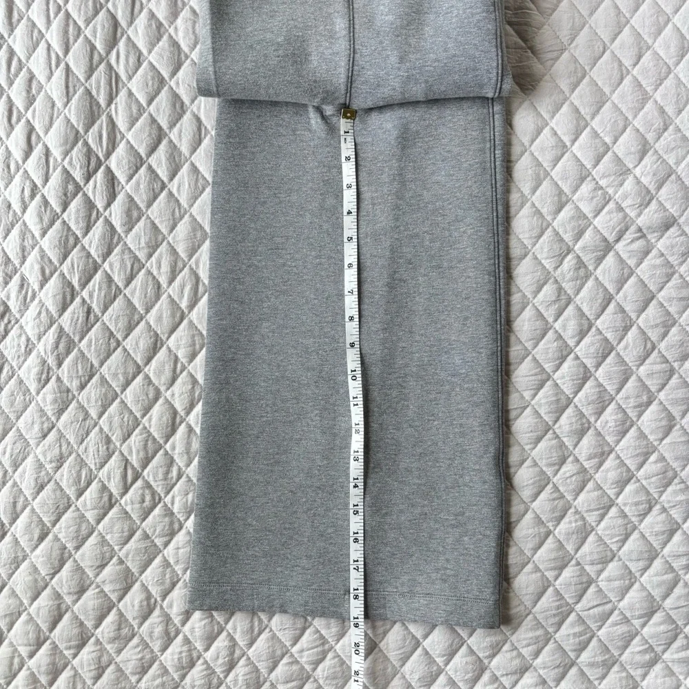 Lululemon Athletica New Form Cropped Pants